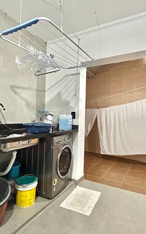 Casa à venda com 500m², 3 quartos e 6 vagas Casa à venda com 500m², 3 quartos e 6 vagasÁrea de Serviço