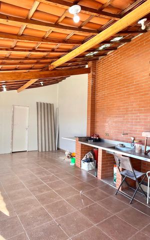 Casa à venda com 500m², 3 quartos e 6 vagas Casa à venda com 500m², 3 quartos e 6 vagasChurrasqueira