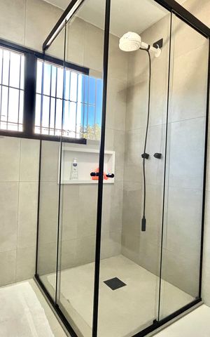 Casa à venda com 500m², 3 quartos e 6 vagas Casa à venda com 500m², 3 quartos e 6 vagasBanheiro da Suíte 2