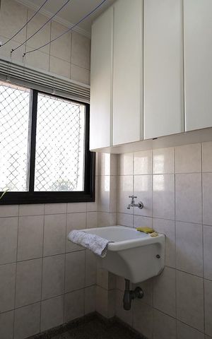 Apartamento à venda com 115m², 3 quartos e 2 vagas Apartamento à venda com 115m², 3 quartos e 2 vagasÁrea de Serviço