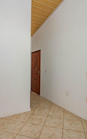 Casa à venda com 120m², 2 quartos e 1 vaga Casa à venda com 120m², 2 quartos e 1 vagaSala