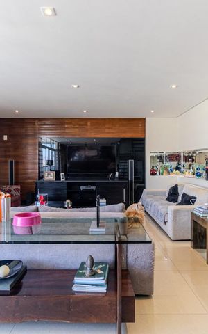 Apartamento à venda com 480m², 4 quartos e 3 vagas Apartamento à venda com 480m², 4 quartos e 3 vagasSala