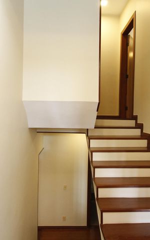 Casa à venda com 250m², 4 quartos e 3 vagasEscada