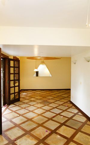 Casa à venda com 250m², 4 quartos e 3 vagasSala