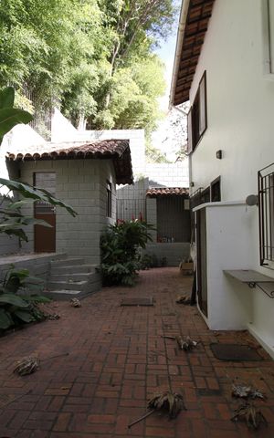 Casa à venda com 250m², 4 quartos e 3 vagasÁrea externa