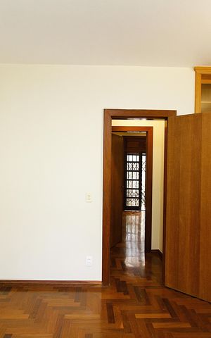 Casa à venda com 250m², 4 quartos e 3 vagasQuarto 4Quarto 4