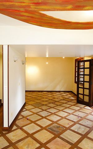 Casa à venda com 250m², 4 quartos e 3 vagasSala