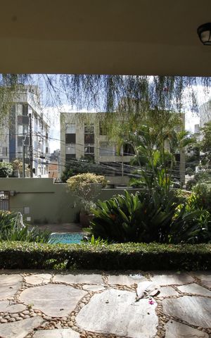Casa à venda com 250m², 4 quartos e 3 vagasGaragem