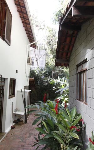 Casa à venda com 250m², 4 quartos e 3 vagasÁrea externa