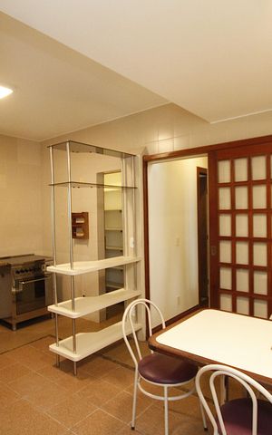 Casa à venda com 250m², 4 quartos e 3 vagasCozinha