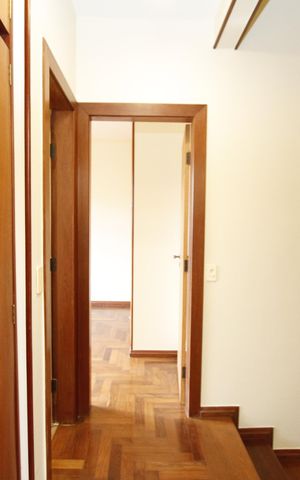 Casa à venda com 250m², 4 quartos e 3 vagasCorredor