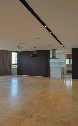 Apartamento para alugar com 245m², 3 quartos e 4 vagas Apartamento para alugar com 245m², 3 quartos e 4 vagasSala