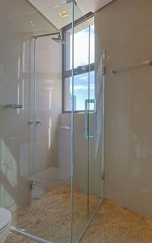 Apartamento para alugar com 245m², 3 quartos e 4 vagas Apartamento para alugar com 245m², 3 quartos e 4 vagasBanheiro da Suíte 2