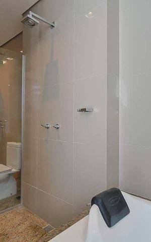 Apartamento para alugar com 245m², 3 quartos e 4 vagas Apartamento para alugar com 245m², 3 quartos e 4 vagasBanheiro da Suíte 3