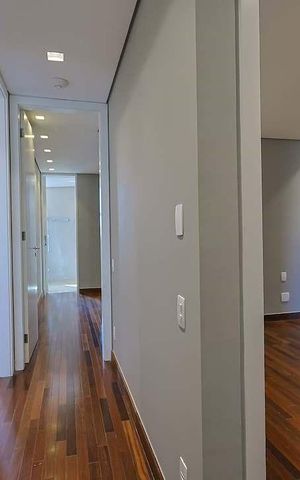 Apartamento para alugar com 245m², 3 quartos e 4 vagas Apartamento para alugar com 245m², 3 quartos e 4 vagasCorredor