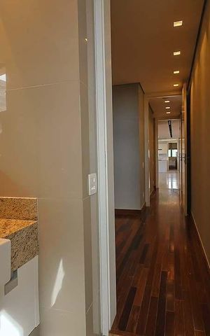 Apartamento para alugar com 245m², 3 quartos e 4 vagas Apartamento para alugar com 245m², 3 quartos e 4 vagasBanheiro da Suíte 2