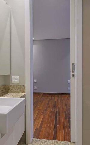 Apartamento para alugar com 245m², 3 quartos e 4 vagas Apartamento para alugar com 245m², 3 quartos e 4 vagasBanheiro da Suíte 2