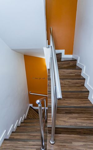 Casa à venda com 93m², 2 quartos e 1 vagaEscada