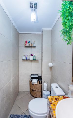 Casa à venda com 93m², 2 quartos e 1 vagaLavabo