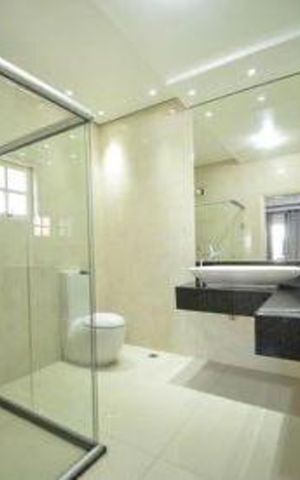 Casa para alugar com 700m², 11 quartos e 8 vagas Casa para alugar com 700m², 11 quartos e 8 vagasBanheiro