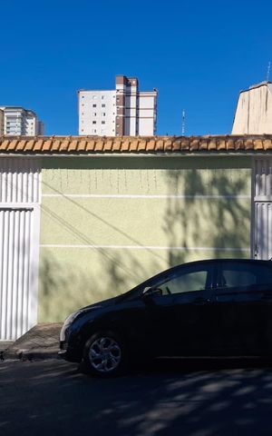 Casa à venda com 277m², 4 quartos e 4 vagasFachada