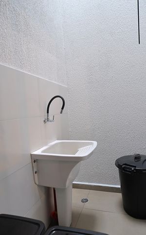 Casa de condomínio à venda com 65m², 2 quartos e 1 vagaÁrea de Serviço
