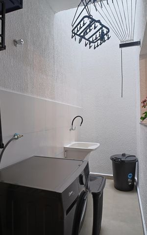 Casa de condomínio à venda com 65m², 2 quartos e 1 vagaÁrea de Serviço