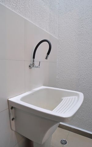 Casa de condomínio à venda com 65m², 2 quartos e 1 vagaÁrea de Serviço