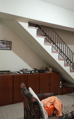 Casa à venda com 109m², 2 quartos e 2 vagasSala