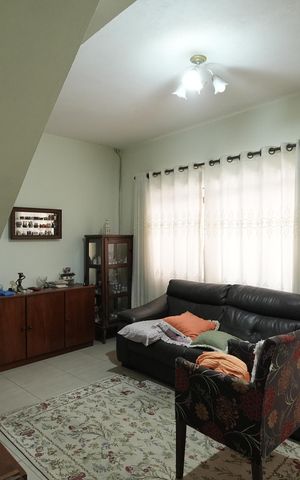 Casa à venda com 109m², 2 quartos e 2 vagasSala