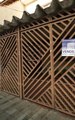Casa à venda com 109m², 2 quartos e 2 vagasFachada