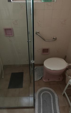 Casa à venda com 109m², 2 quartos e 2 vagasBanheiro Social