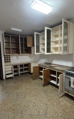 Casa para alugar com 240m², 2 quartos e 2 vagas Casa para alugar com 240m², 2 quartos e 2 vagasCozinha