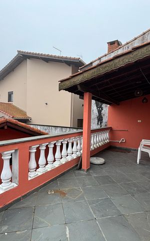 Casa para alugar com 240m², 2 quartos e 2 vagas Casa para alugar com 240m², 2 quartos e 2 vagasQuintal dos fundos