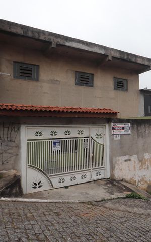 Casa à venda com 225m², 2 quartos e 1 vagaFachada