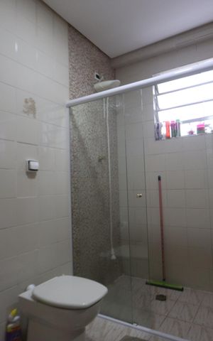 Casa à venda com 225m², 2 quartos e 1 vagaBanheiro 1 - Casa 1