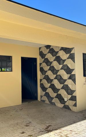 Casa à venda com 218m², 3 quartos e 2 vagas Casa à venda com 218m², 3 quartos e 2 vagasGaragem