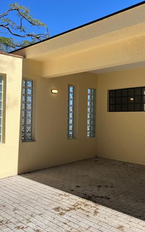 Casa à venda com 218m², 3 quartos e 2 vagas Casa à venda com 218m², 3 quartos e 2 vagasGaragem