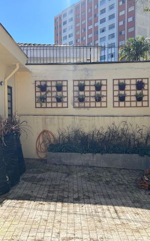 Casa à venda com 218m², 3 quartos e 2 vagas Casa à venda com 218m², 3 quartos e 2 vagasGaragem