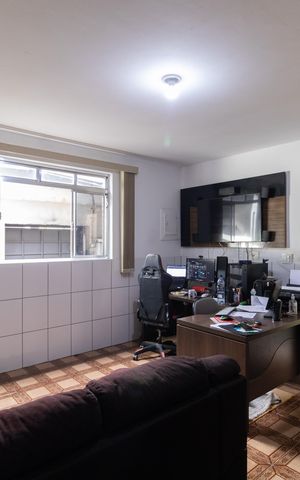 Casa à venda com 250m², 4 quartos e 2 vagas Casa à venda com 250m², 4 quartos e 2 vagasSala