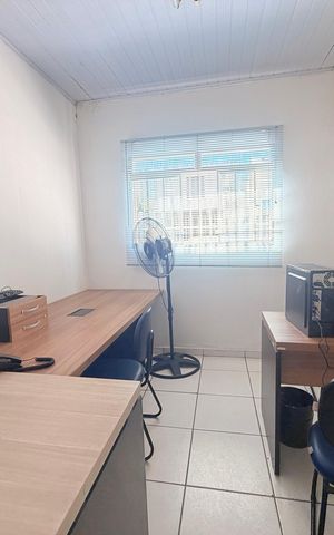 Casa para alugar com 320m², 4 quartos e 6 vagas Casa para alugar com 320m², 4 quartos e 6 vagasQuarto