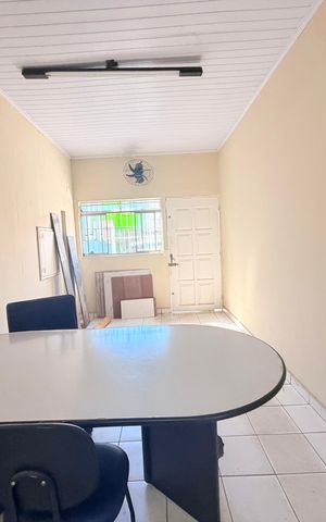 Casa para alugar com 320m², 4 quartos e 6 vagas Casa para alugar com 320m², 4 quartos e 6 vagasQuarto