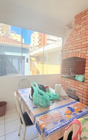 Casa para alugar com 320m², 4 quartos e 6 vagas Casa para alugar com 320m², 4 quartos e 6 vagasCozinha