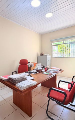 Casa para alugar com 320m², 4 quartos e 6 vagas Casa para alugar com 320m², 4 quartos e 6 vagasQuarto