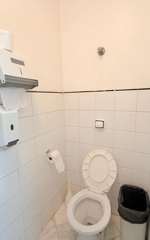 Casa para alugar com 320m², 4 quartos e 6 vagas Casa para alugar com 320m², 4 quartos e 6 vagasBanheiro