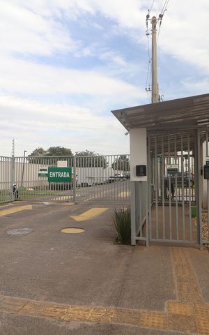Apartamento para alugar com 47m², 2 quartos e 1 vagaFachada e portaria