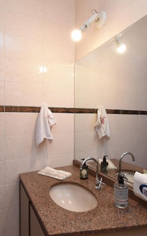 Casa para alugar com 220m², 4 quartos e 2 vagasLavabo