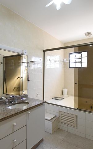 Casa para alugar com 220m², 4 quartos e 2 vagasBanheiro da Suíte 3