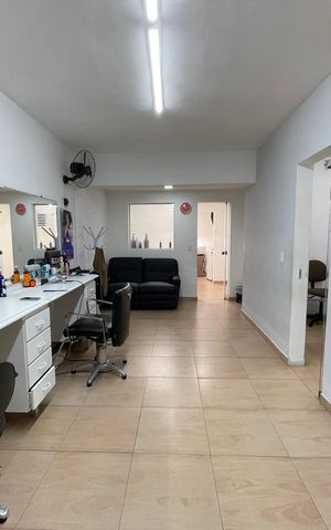 Casa à venda com 228m², 2 quartos e 1 vagaSalão - Terreo casa