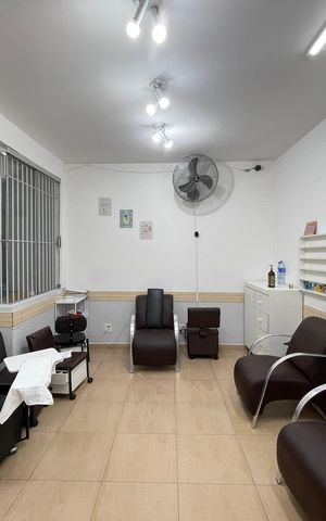 Casa à venda com 228m², 2 quartos e 1 vagaSalão - Terreo casa